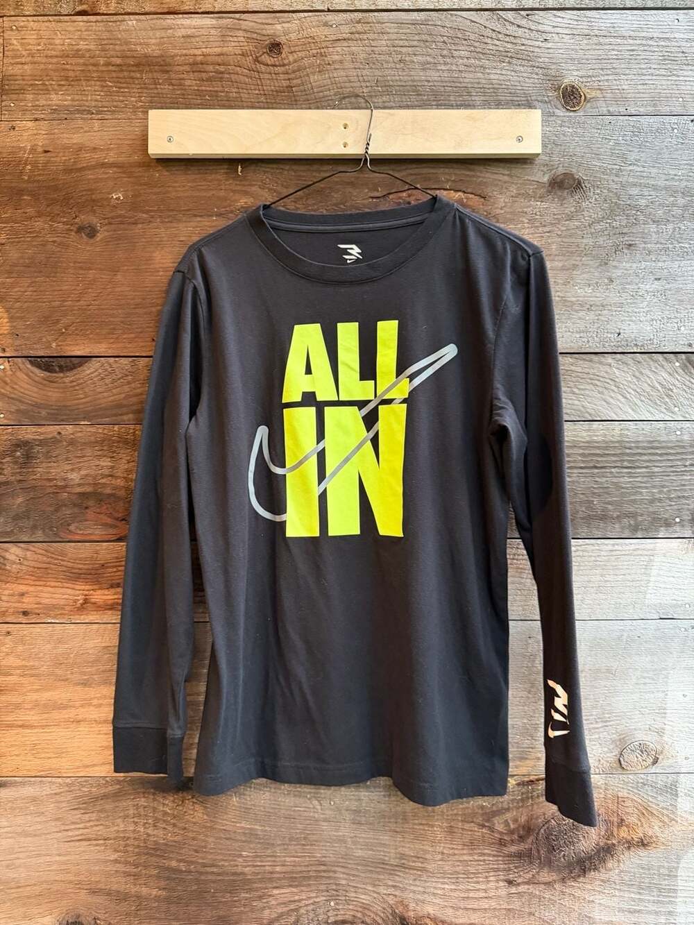 3 Brand Russell Wilson All In Long Sleeve T-Shirt Youth XL 13-15 Yrs